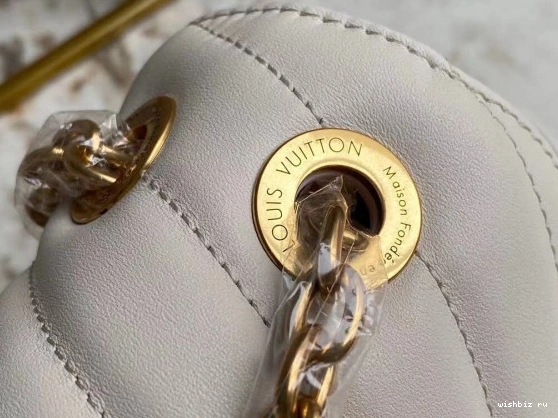 WIS NEW WAVE CHAIN VUITTON LOUIS BAG 1118